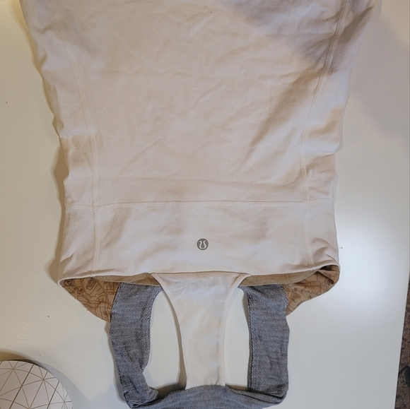 Lululemon scoop neck top - Picture 3 of 3